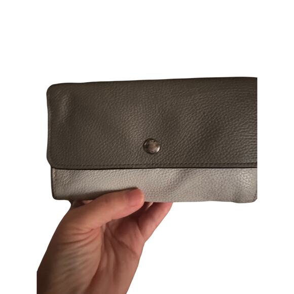 Coach Triple Pebble Zip Wallet Clutch Wristlet Blue Gray Women's EUC - Picture 1 of 10